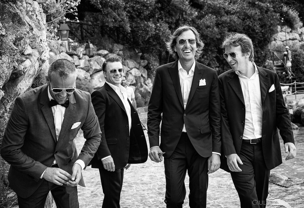 foto reportage spontaneo di sposo e testimoni ad un matrimonio a hotel hermitage elba di giulia zingone hochzeit photographer