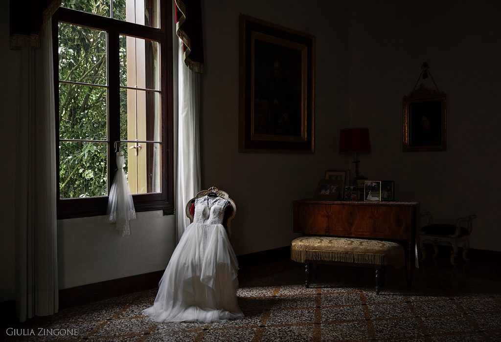 bellissimo abito da sposa inmaculada garcia in un matrimonio a villa godi piovene vicenza padova venice countryside destination wedding photographer