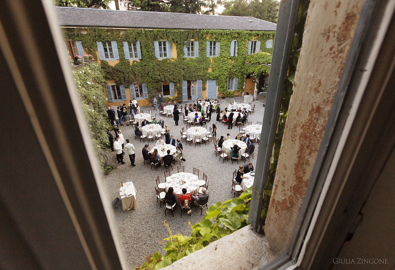 this is a picture of the table decor by villa erba cernobbio wedding photographer in lake como giulia zingone