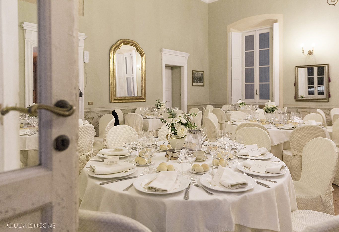 this is a picture by villa massari wedding photographer giulia zingone based in milan countryside