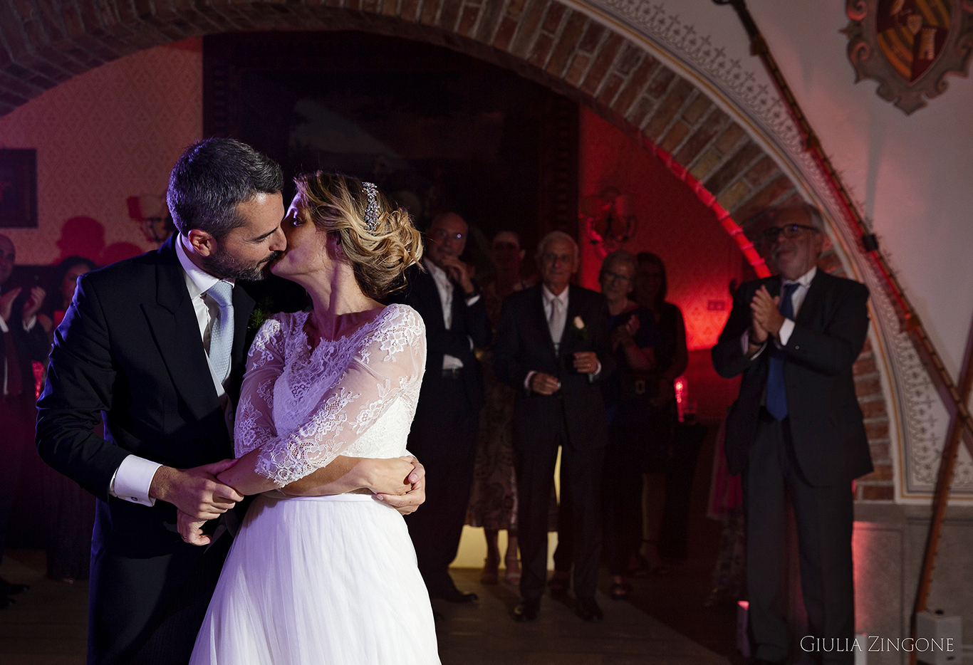 this is a picture of the bride and groom first dance by spessa castle wedding photographer giulia zingone
