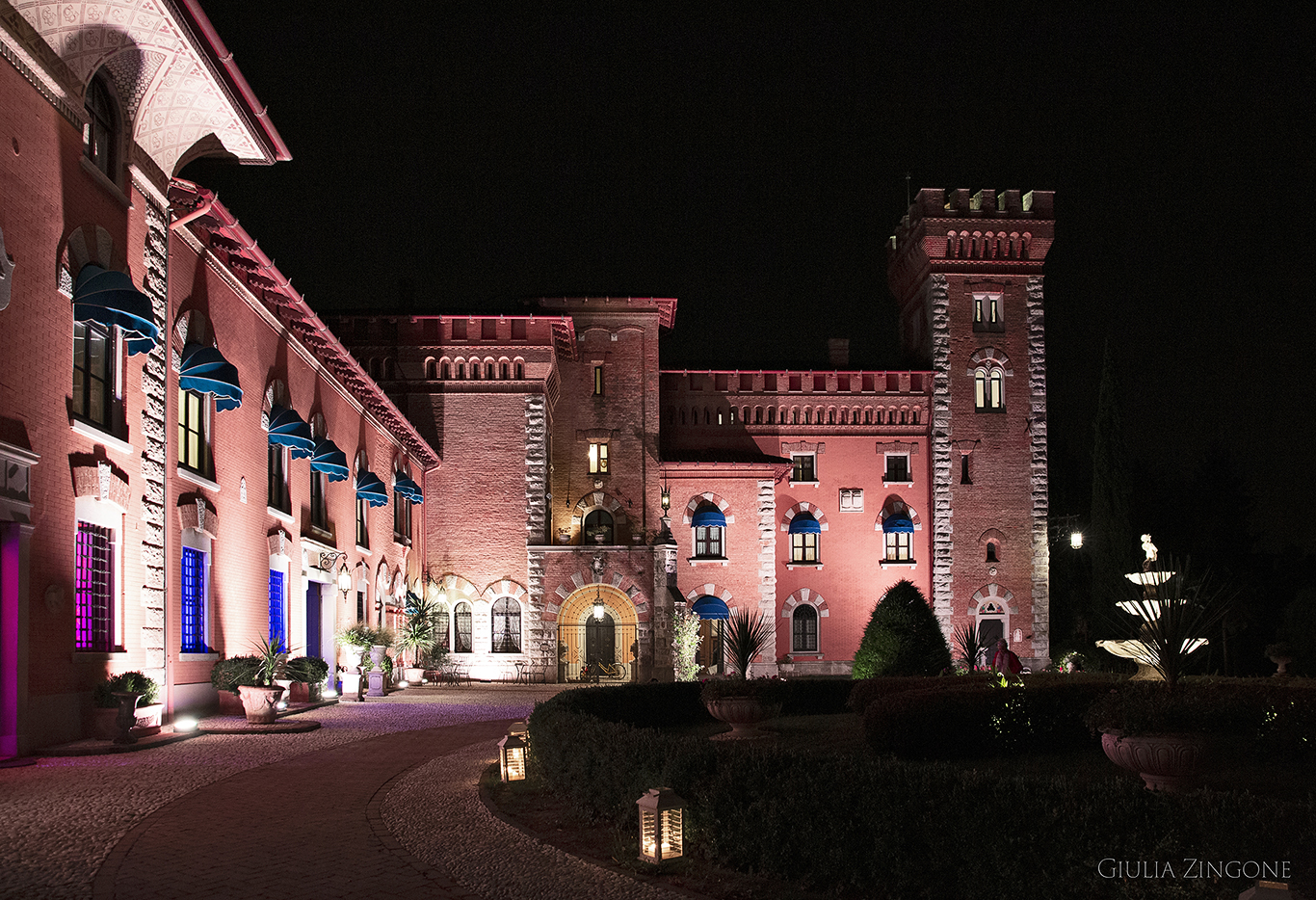 this is a picture of the location at night with light design by spessa castle wedding photographer giulia zingone